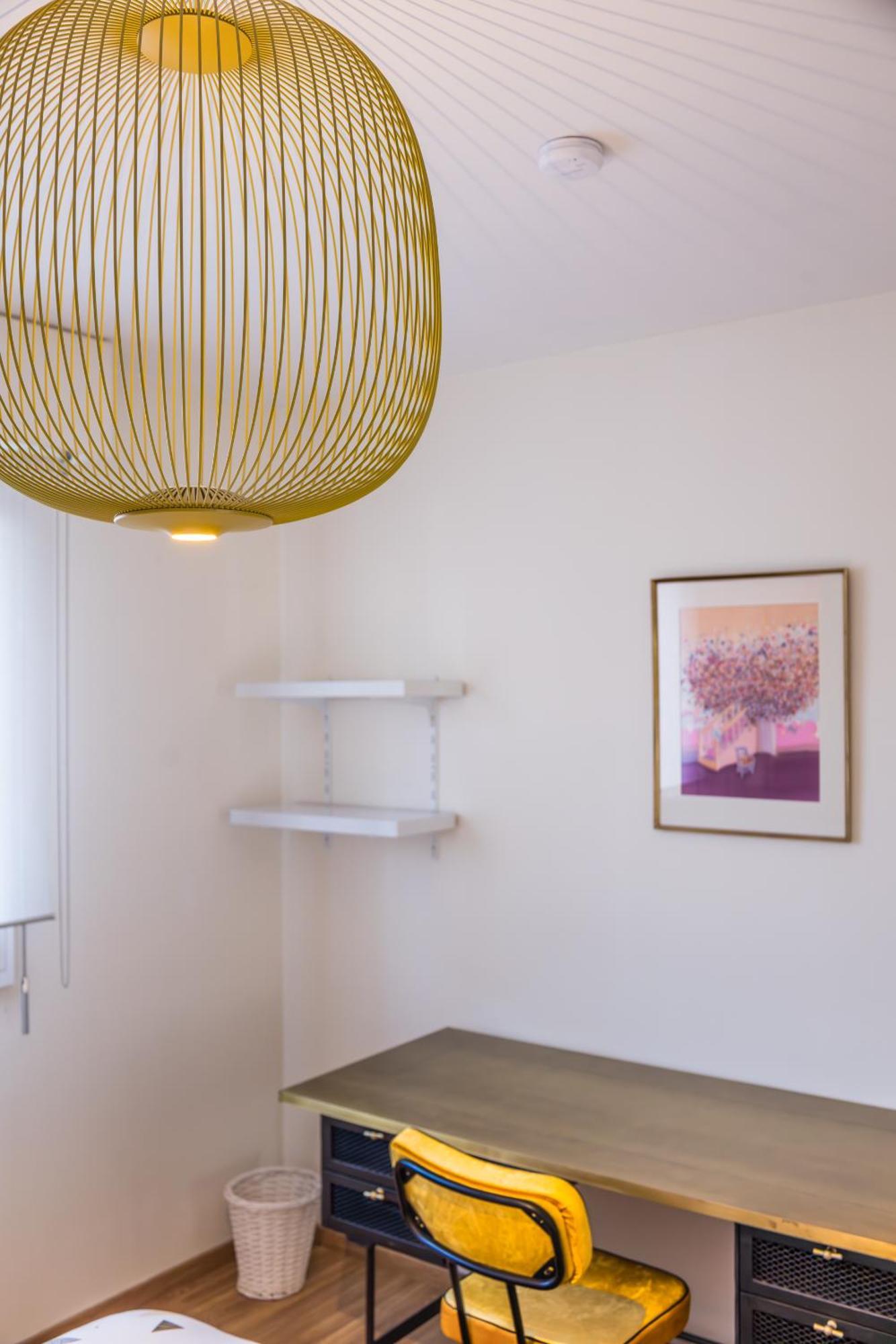 Apartment T5 Spacieux, Parking, Proche Gare Et Centre